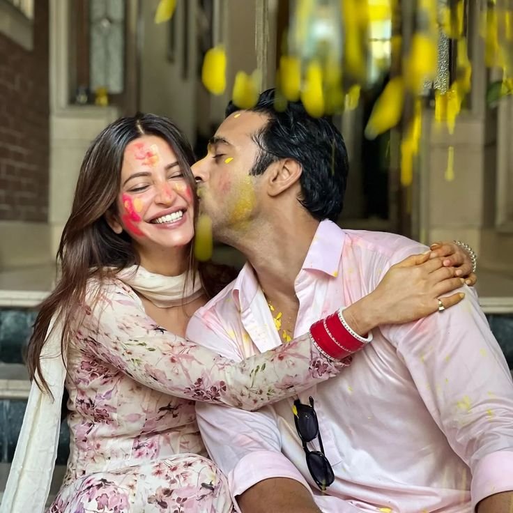 kriti kharbanda husband