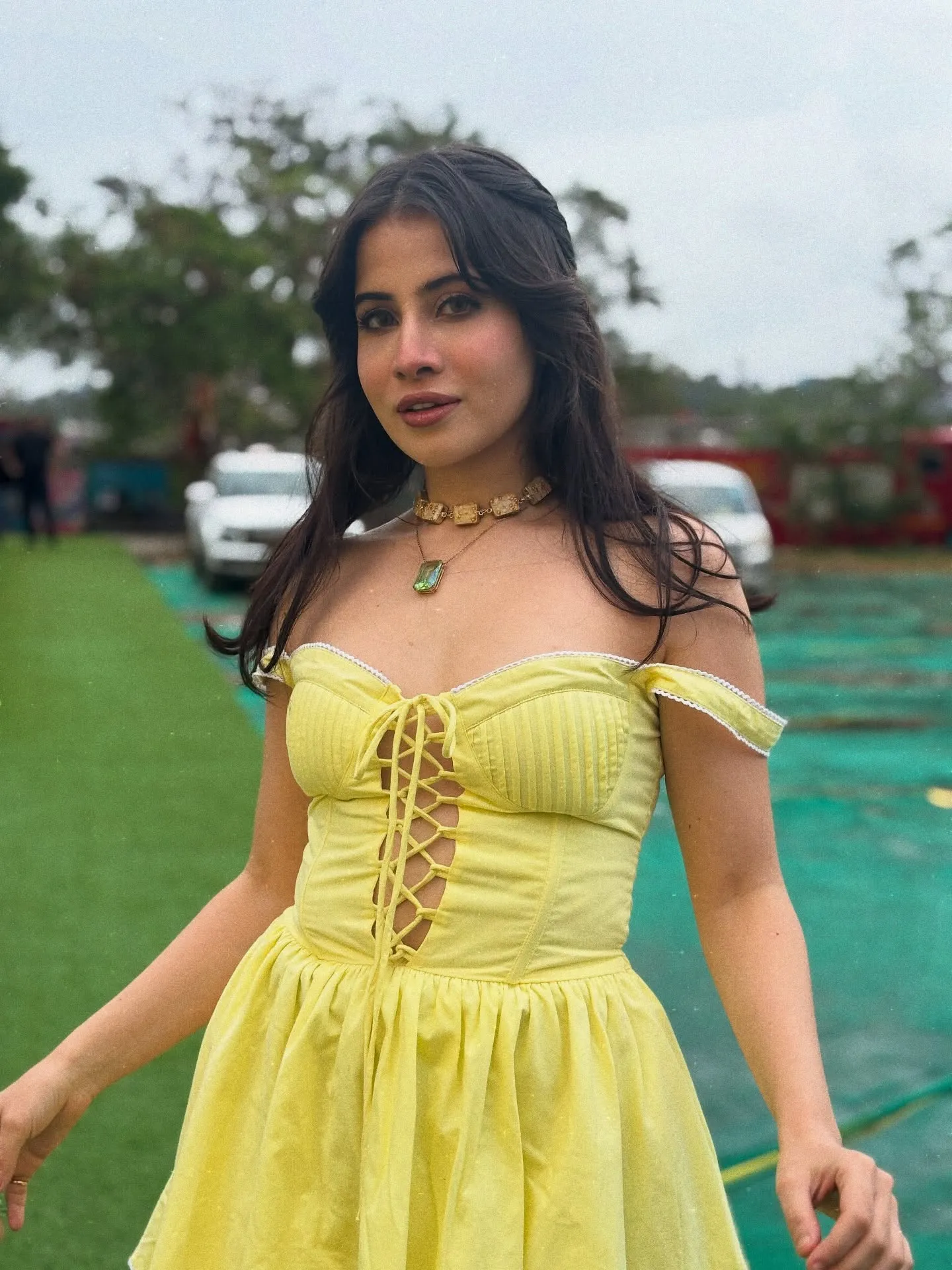 Urfi Javed Height in Feet