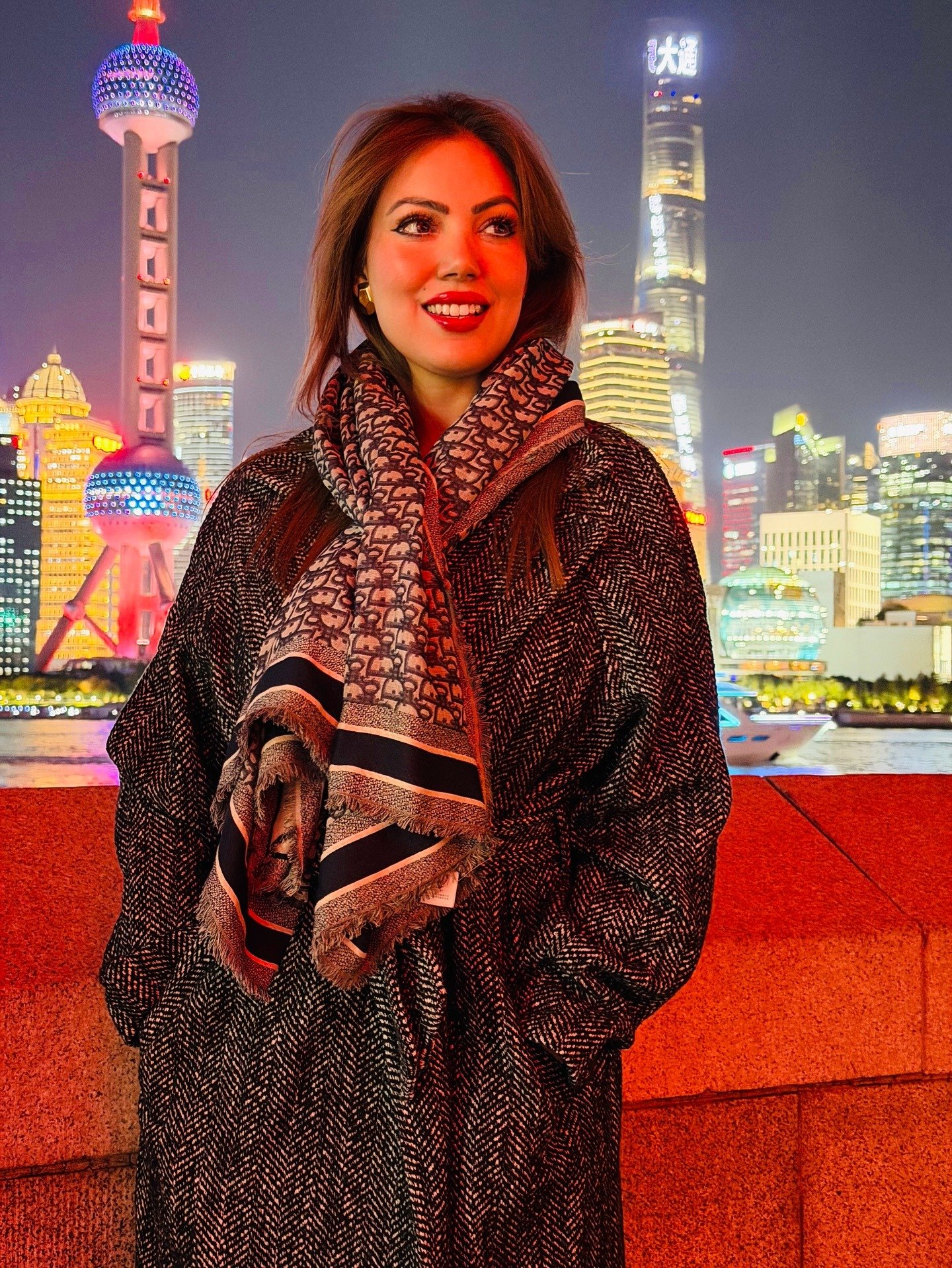 munmun dutta height in feet