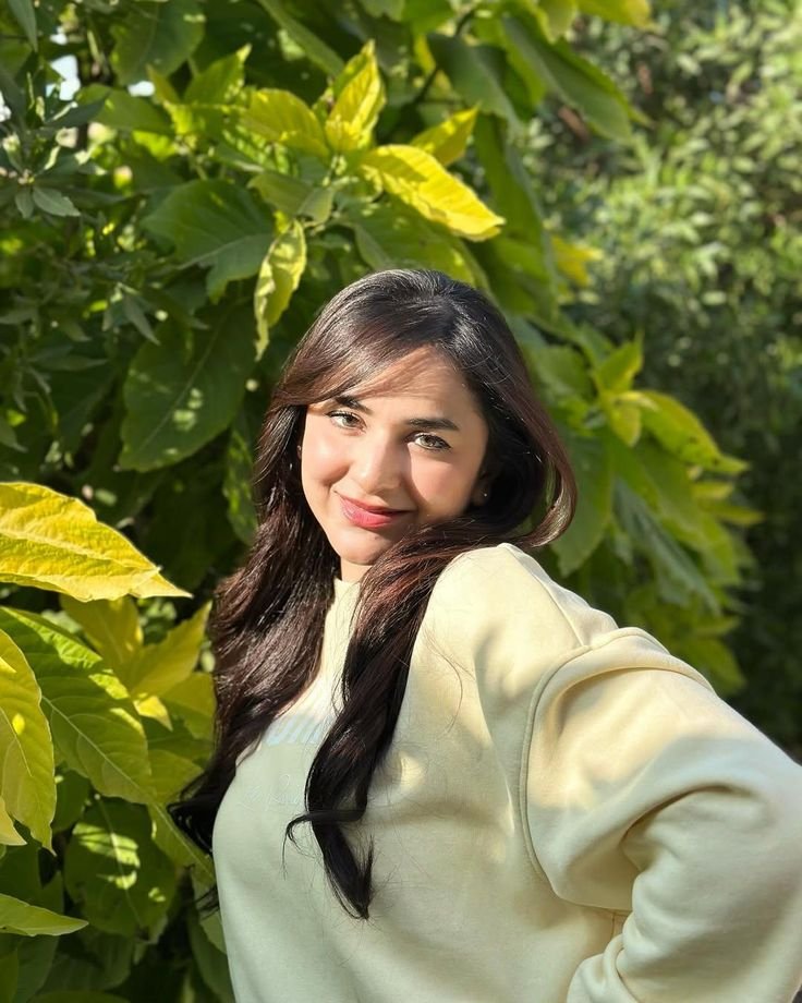 Yumna Zaidi age 